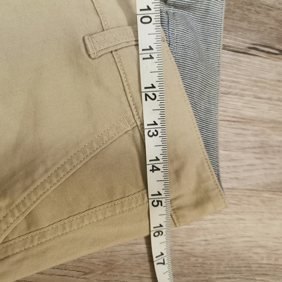As new, American Eagle stretch khaki shorts, 2 - Picture 2 of 6